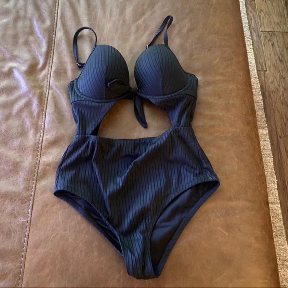 Shade & Shore Black One Piece Cut Out Swimsuit